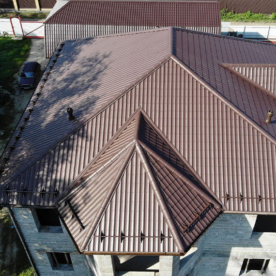 Монтаж сложной крыши и кровли в Омутнинске и Кировской области